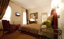 04-deluxe-room