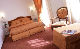 05-deluxe-room2